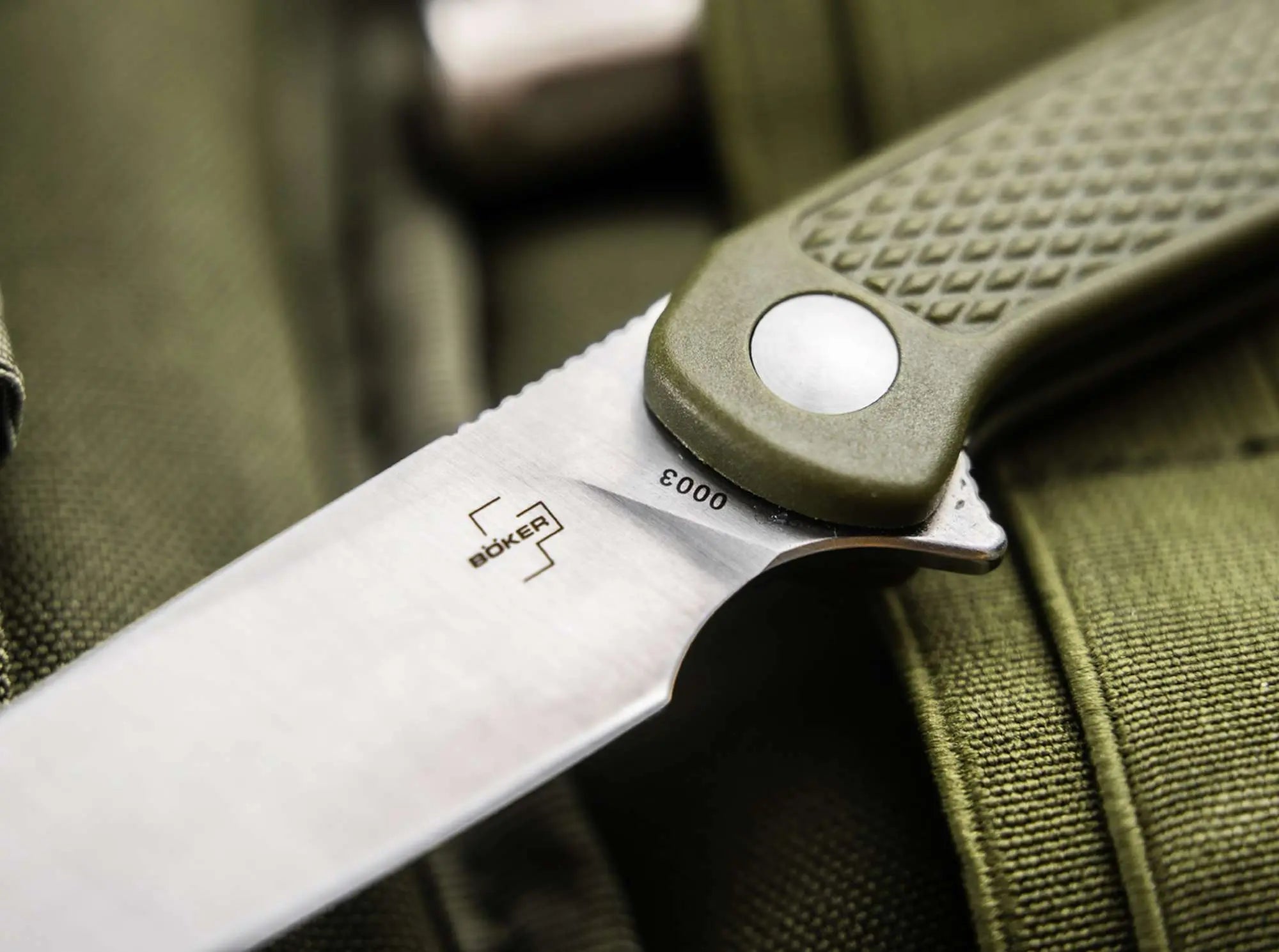 Böker Plus Fire Ant Green – ultraleichtes §42a-konformes EDC-Taschenmesser Böker Plus