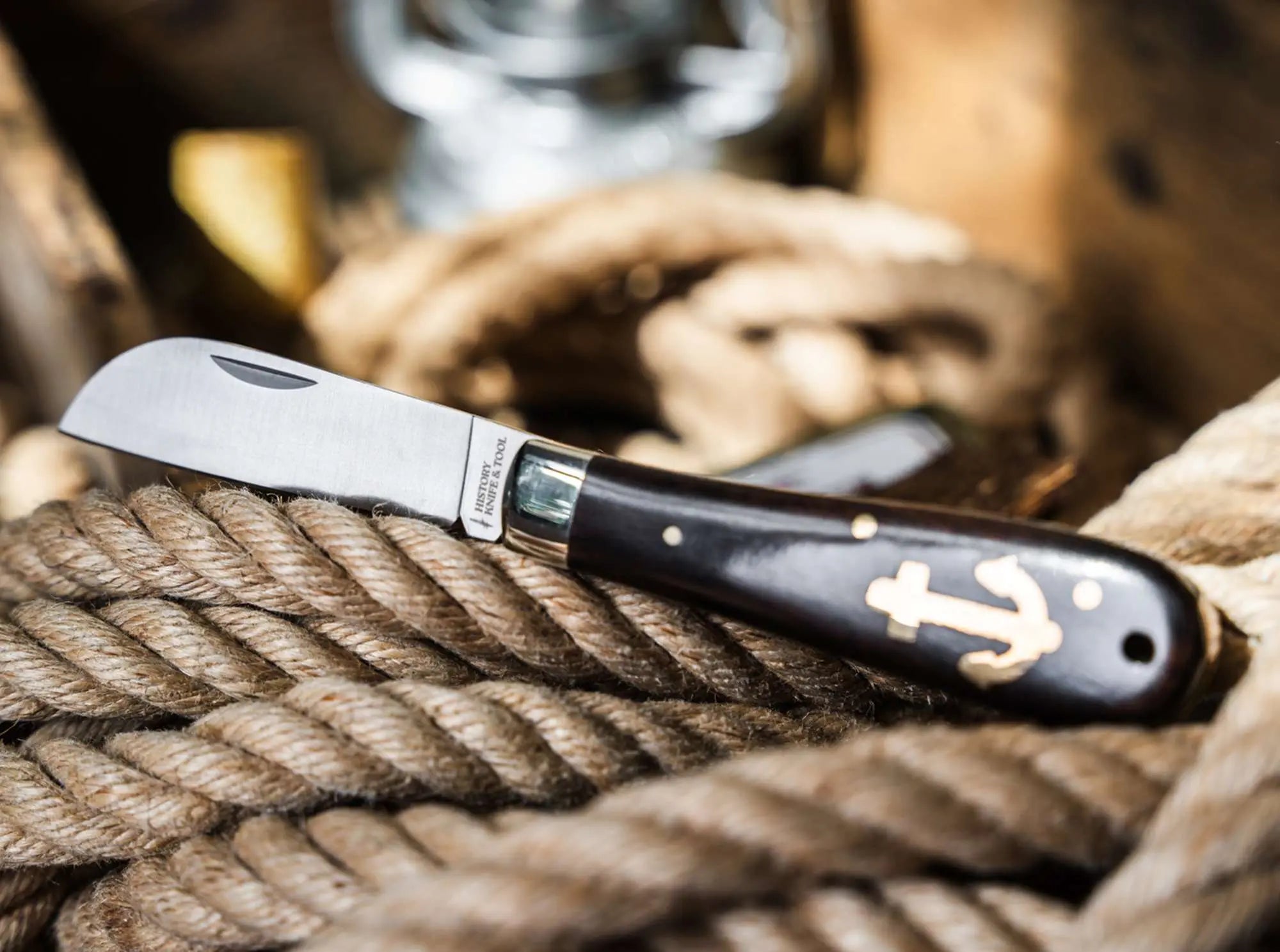 History Knife & Tool Anchor Knife – Traditionelles Ankermesser, Ebenholzgriff mit Messinganker, Klinge 1.4116 Stahl History Knife & Tool