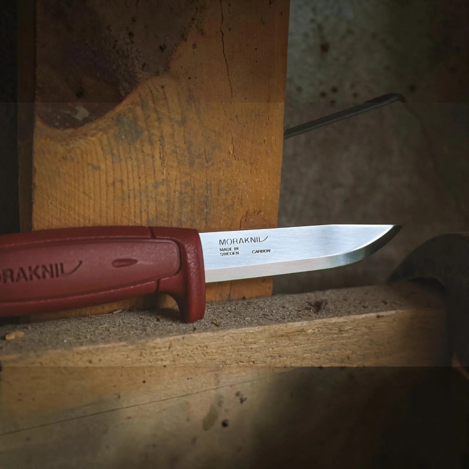 Morakniv Basic 511 (C) Arbeitsmesser – Carbonstahl 2 mm Klinge mit Scandi-Schliff | Made in Sweden Morakniv