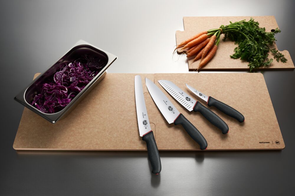 Victorinox Dual Grip Brot- & Konditormesser 26 cm – Wellenschliff mit rutschfestem Griff schwarz/rot Victorinox