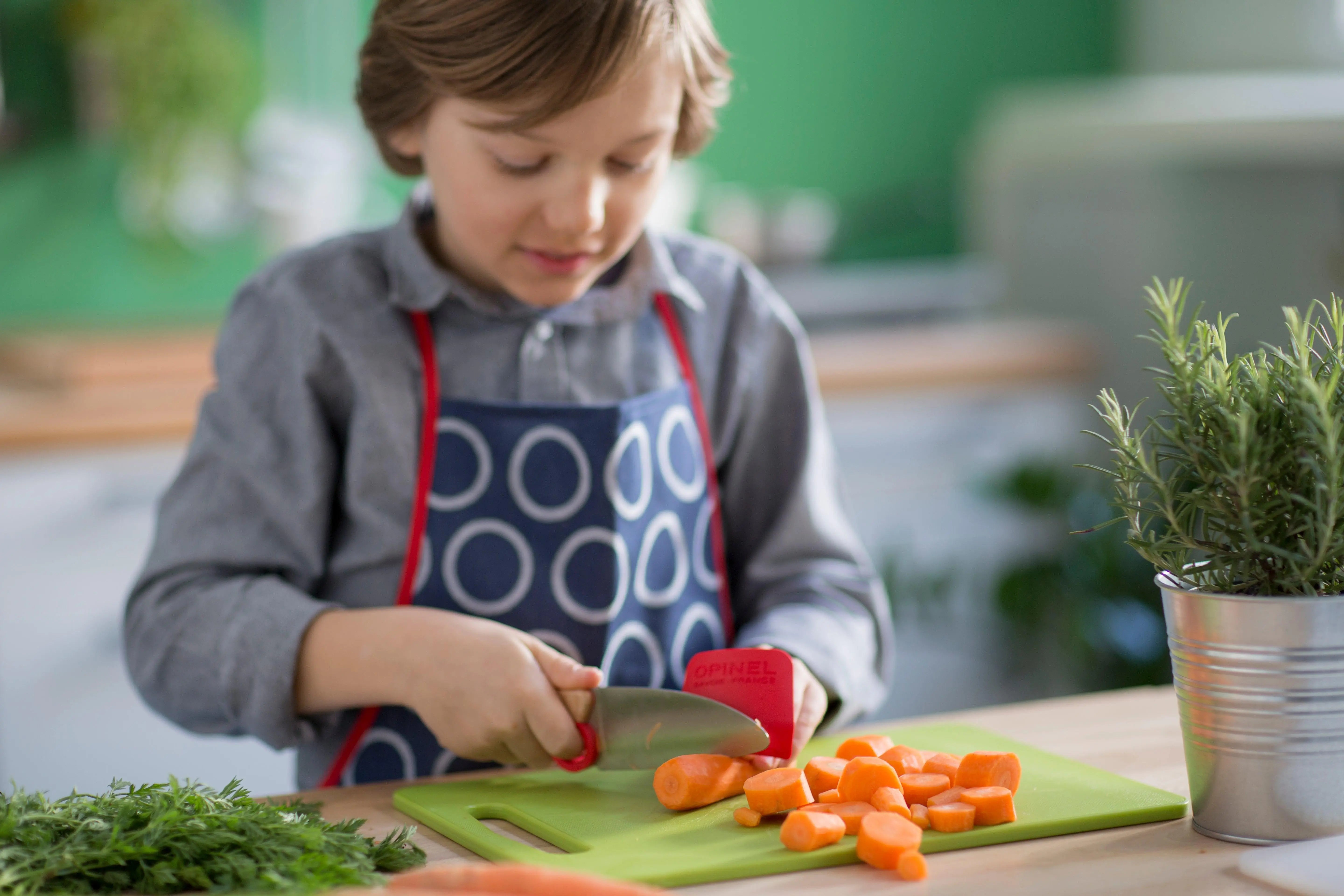 Opinel Le Petit Chef Kinder Küchenmesser-Set mit Fingerschutz, 2-teilig Opinel