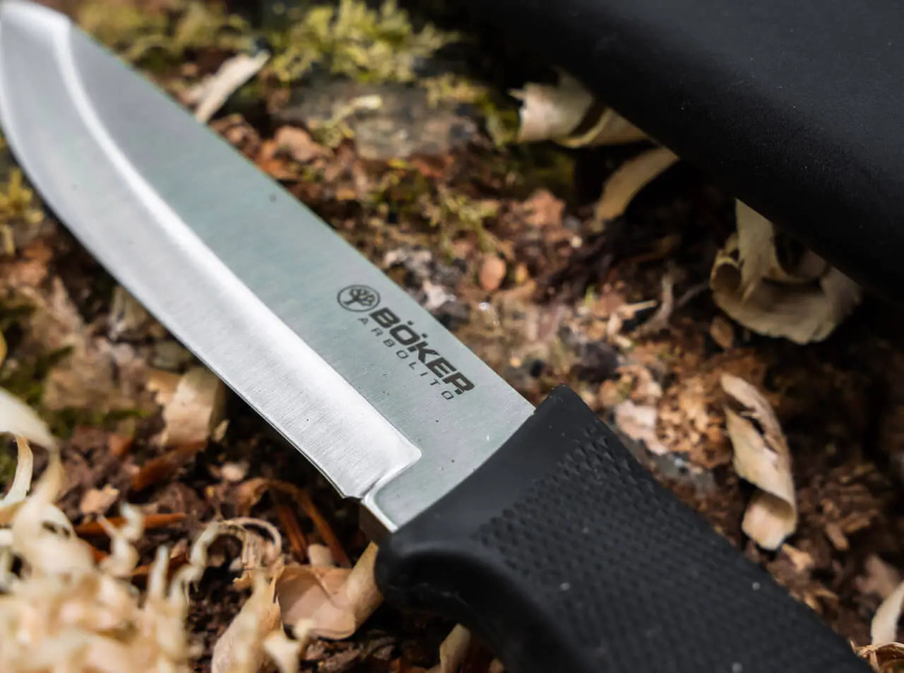 Böker Arbolito BK-1 – Bushcraft Messer N690 Stahl, TPE Griff, Lederscheide Böker Arbolito