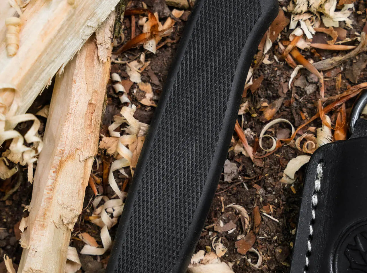 Böker Arbolito BK-1 – Bushcraft Messer N690 Stahl, TPE Griff, Lederscheide Böker Arbolito