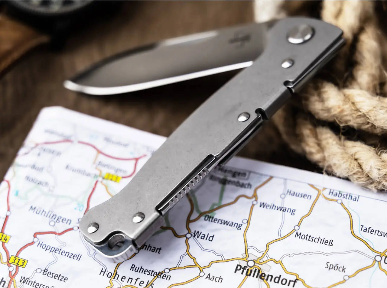 Böker Plus Atlas Backlock Droppoint – Taschenmesser D2 Stahl, Backlock, Edelstahl Böker Plus