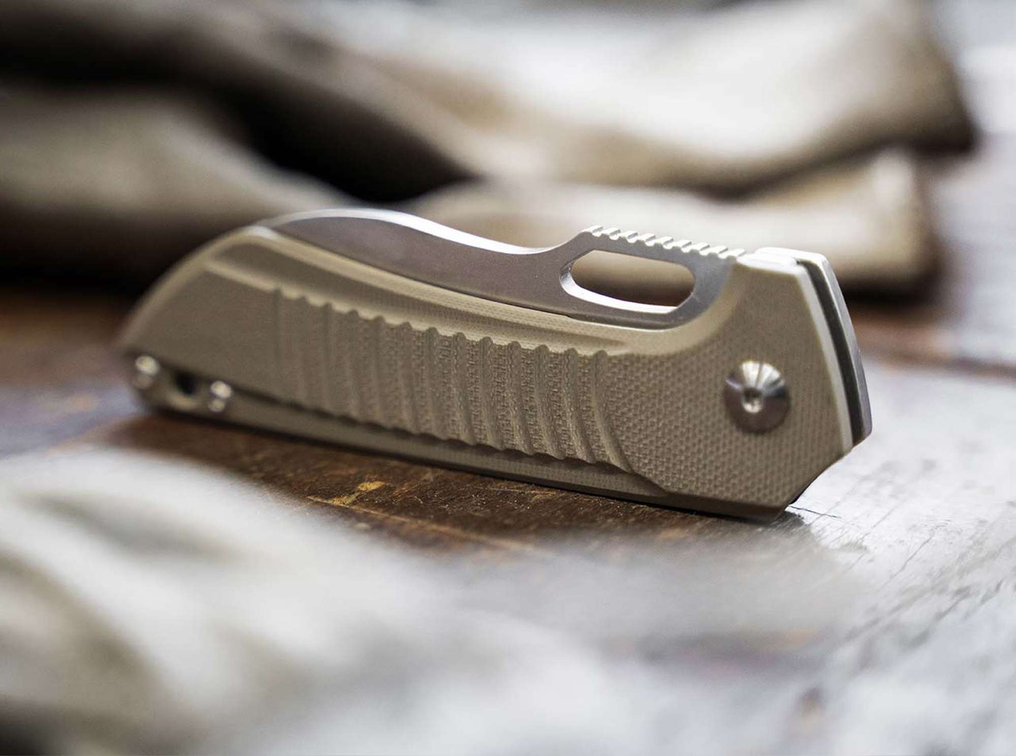 Böker Plus Swoopy – EDC-Taschenmesser von Michael Burch aus Nitro-V