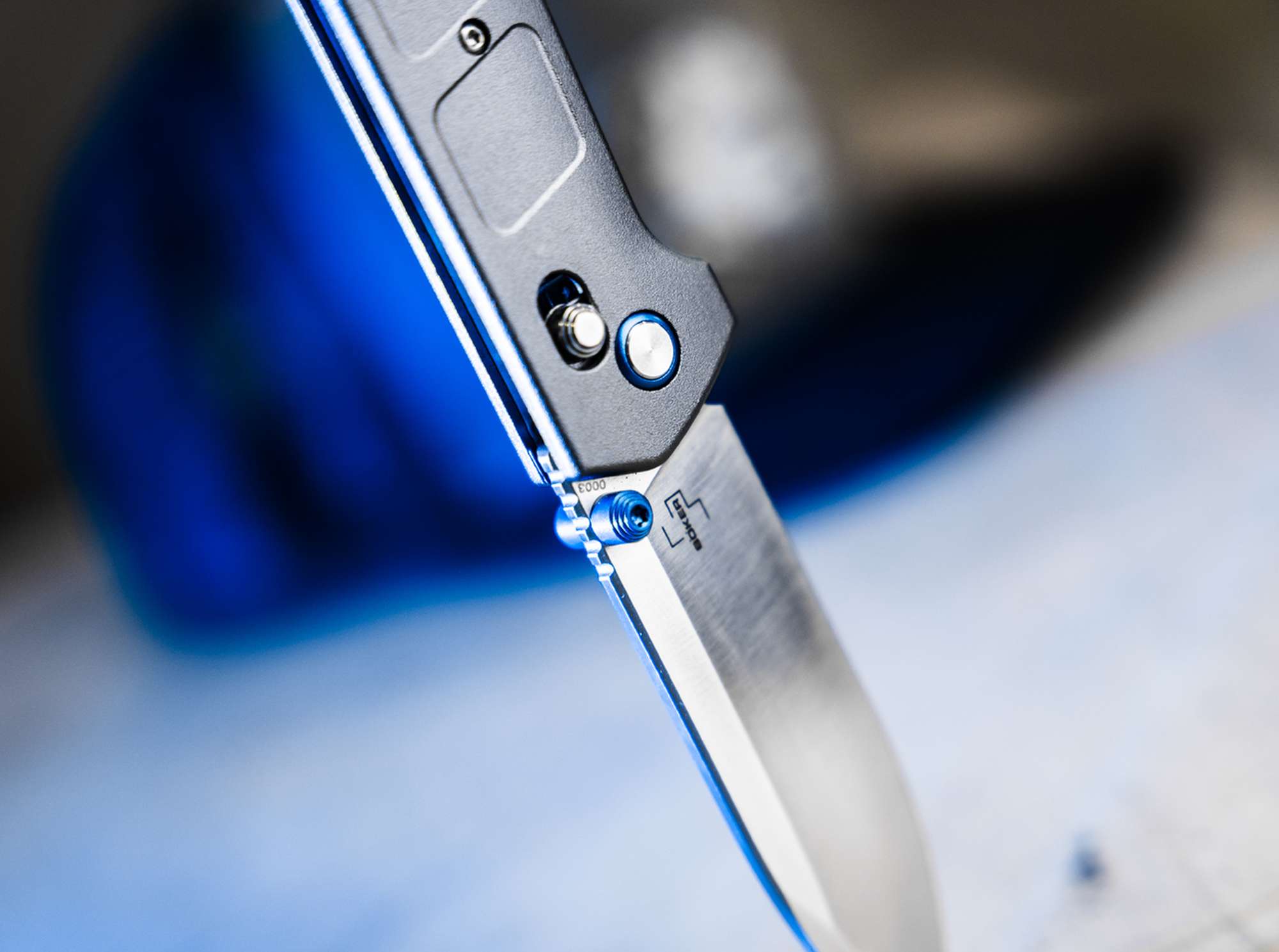 Böker Plus Kihon DC Alu – EDC Taschenmesser mit Nitro-V Klinge, Crossbar Lock & Aluminiumgriff