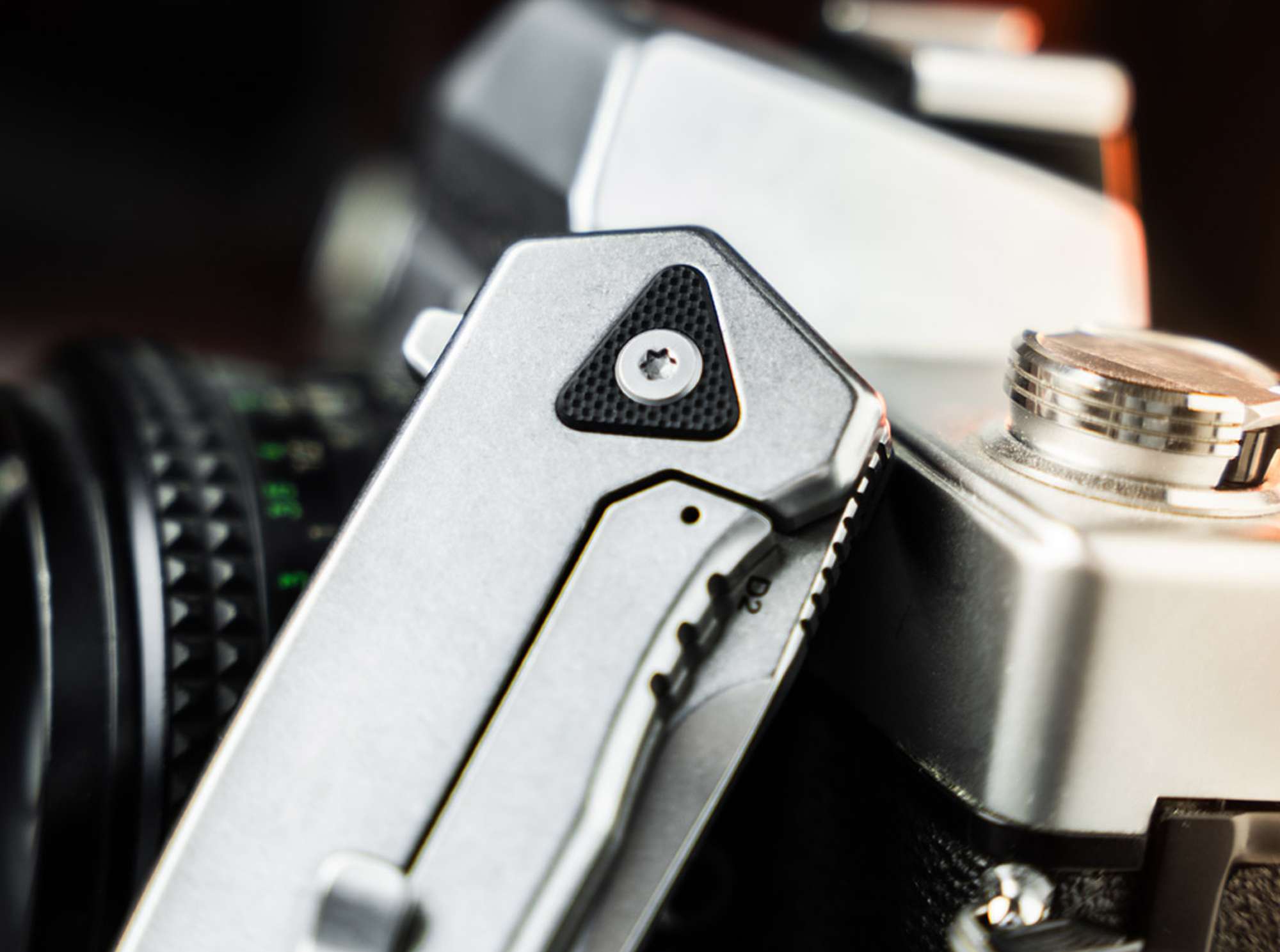 Böker Plus Gemtek Black G10 – EDC Taschenmesser mit D2-Klinge, Framelock & Deep-Carry Clip