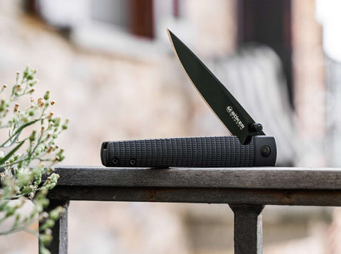 Böker Magnum Stereo G10 Linerlock 440A Droppoint Messer Schwarz Gentleman Tactical
