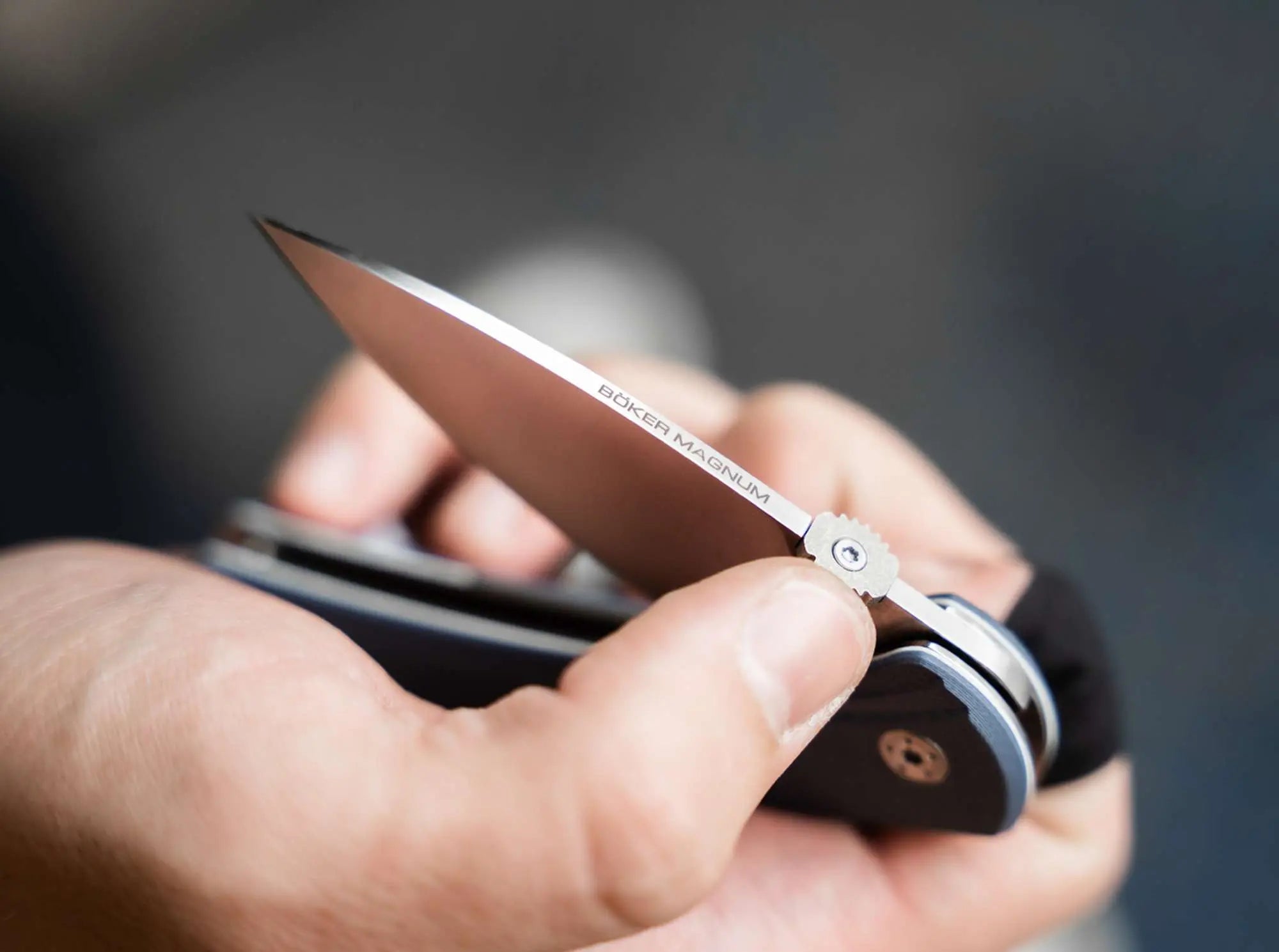 Böker Magnum Huayna Blue – 440B Taschenmesser mit G10 Griff Böker Magnum