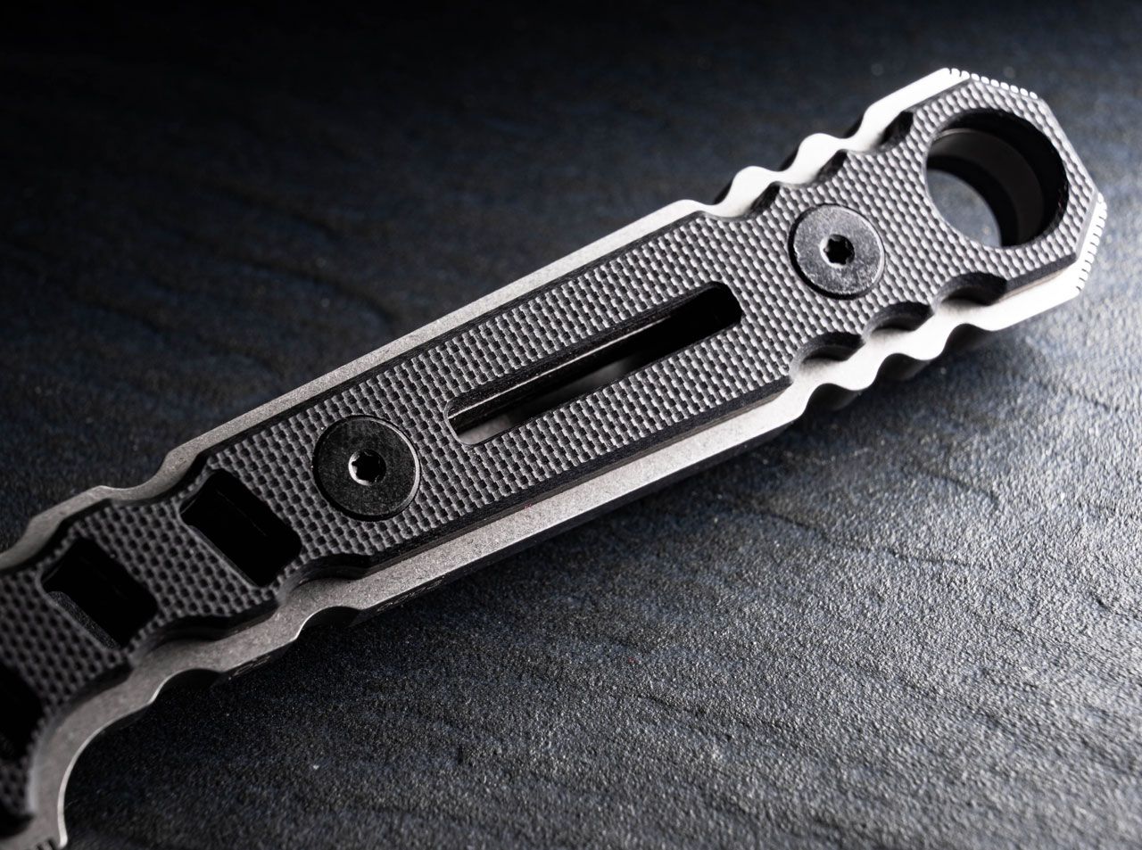 Böker Plus Ylvi – kompaktes feststehendes EDC- & Neck Knife mit D2-Klinge