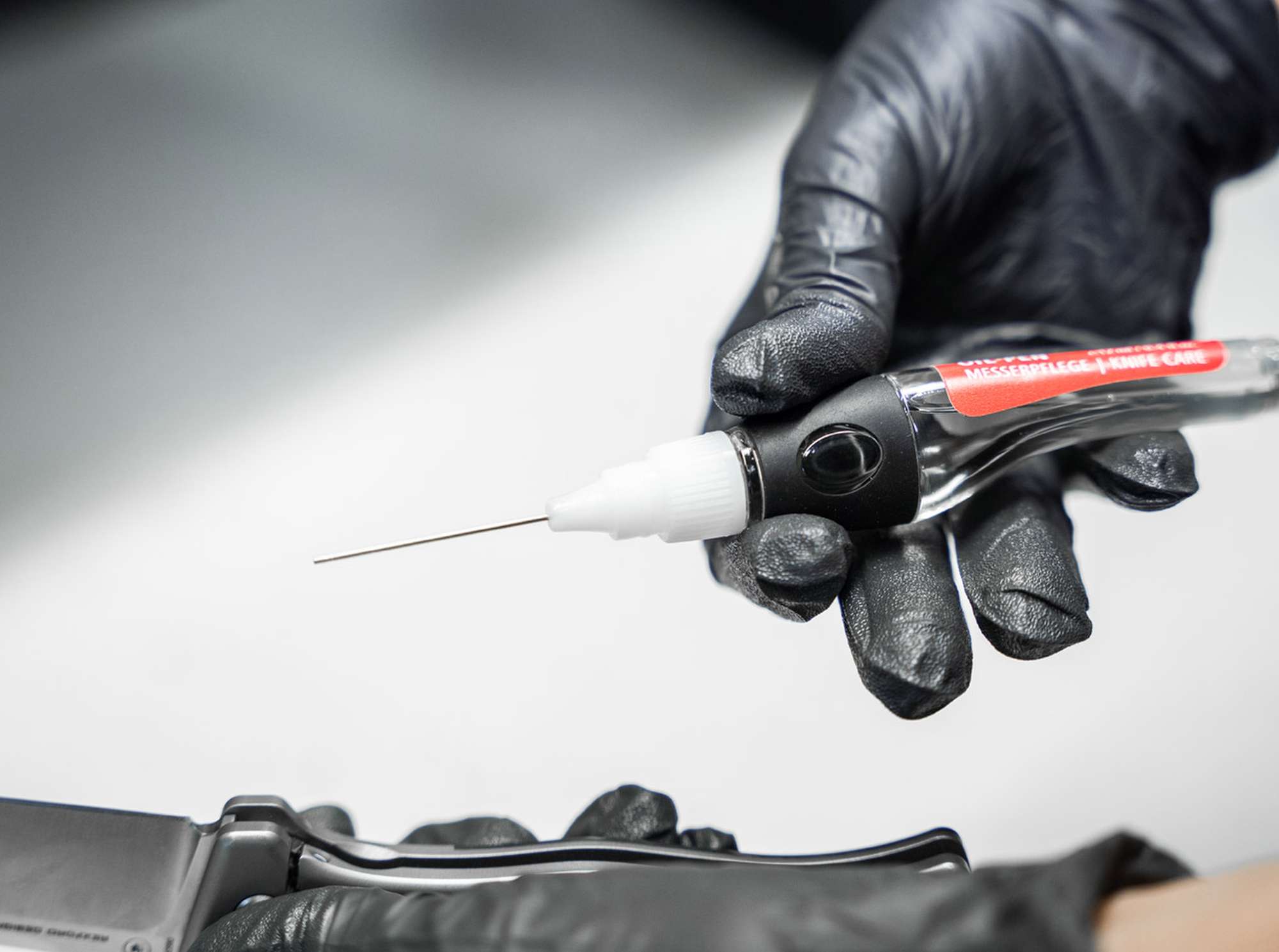 Böker Oil-Pen 2.0 – Präzisions-Pflegeöl für Messer & Tools (12 ml)