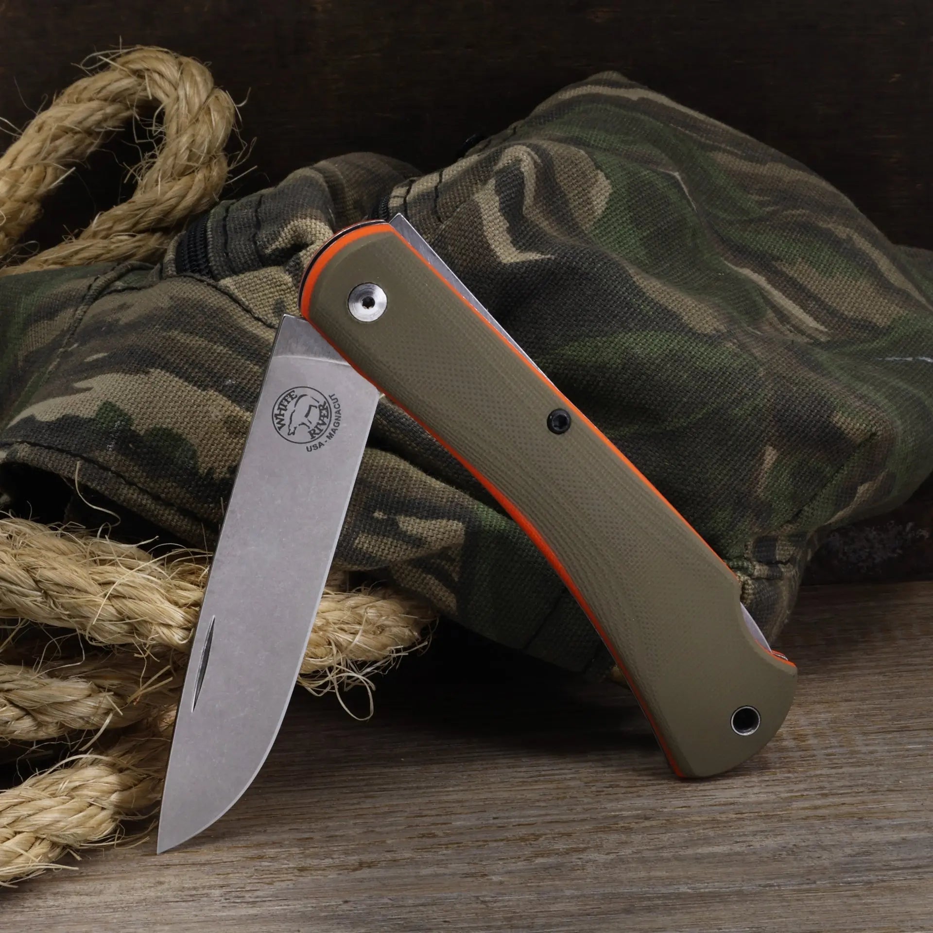 White River Mudbug Green G10 / Orange Liner – Lockback-Taschenmesser CPM MagnaCut, §42a-konform