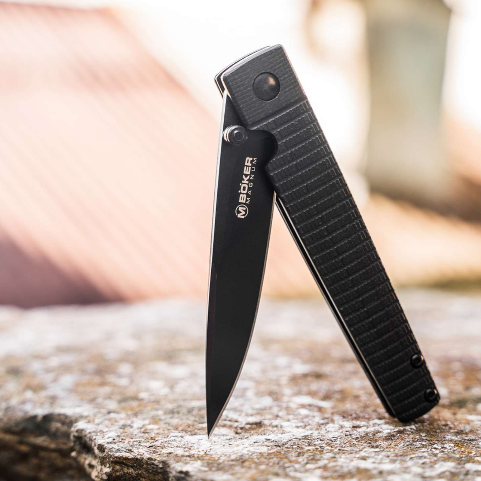 Böker Magnum Stereo G10 Linerlock 440A Droppoint Messer Schwarz Gentleman Tactical