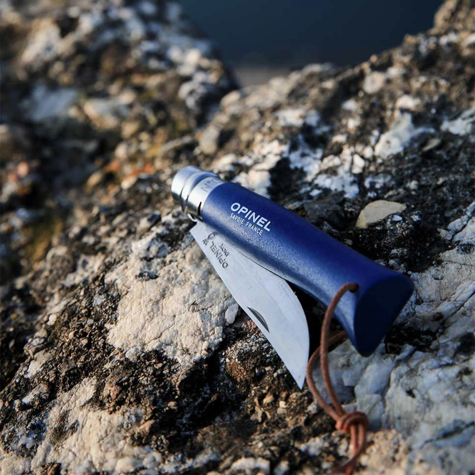 Opinel Nr. 8 Baroudeur Dunkelblau – Vielseitiges Taschenmesser mit Edelstahlklinge & Holzgriff