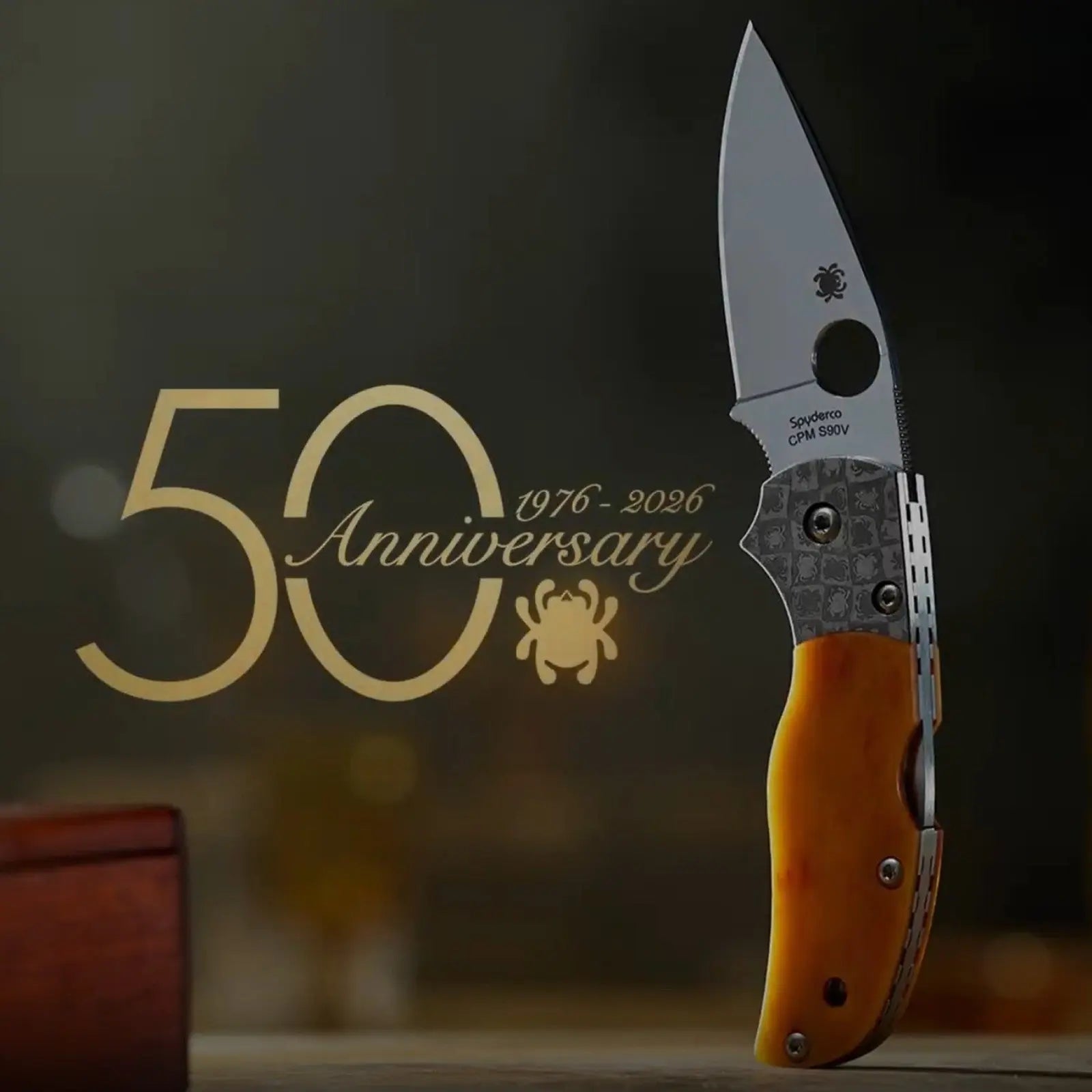 Spyderco Native 5 50th Anniversary – Mosaik-Damast am Griff im Detail