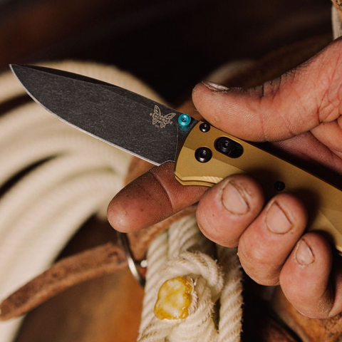 Benchmade 535BK-07 Bugout – Burnt Brass Aluminium, M390, AXIS Lock