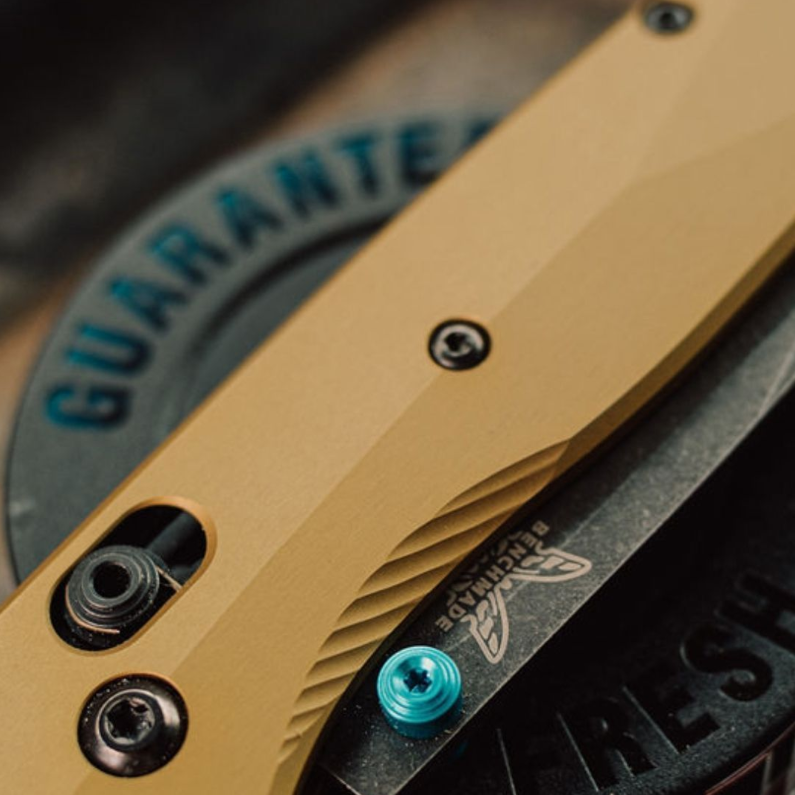 Benchmade 535BK-07 Bugout – Burnt Brass Aluminium, M390, AXIS Lock