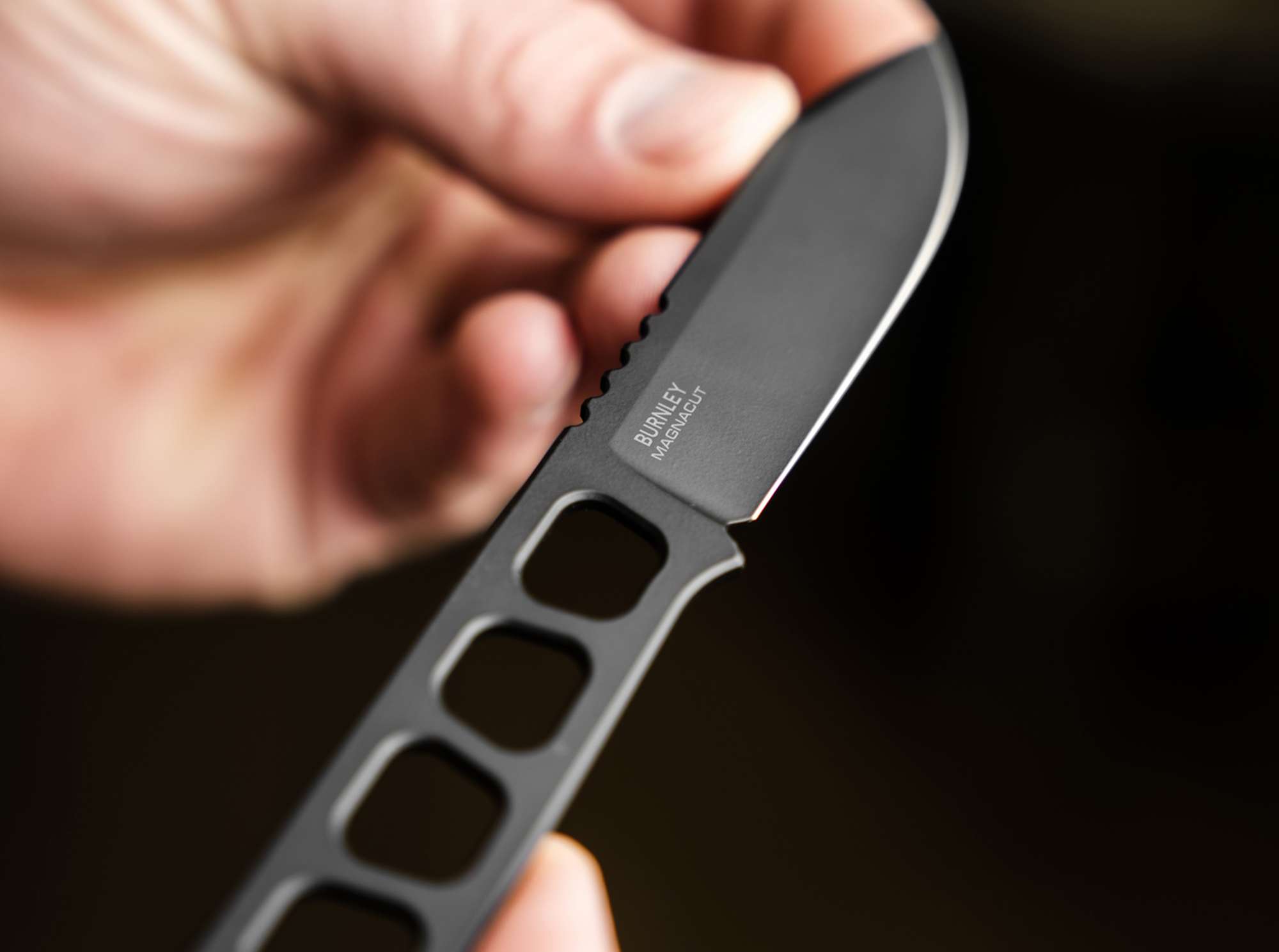 Böker Manufaktur Solingen BFF Packlite Allblack – Ultraleichtes Neck Knife aus MagnaCut mit Kydexscheide