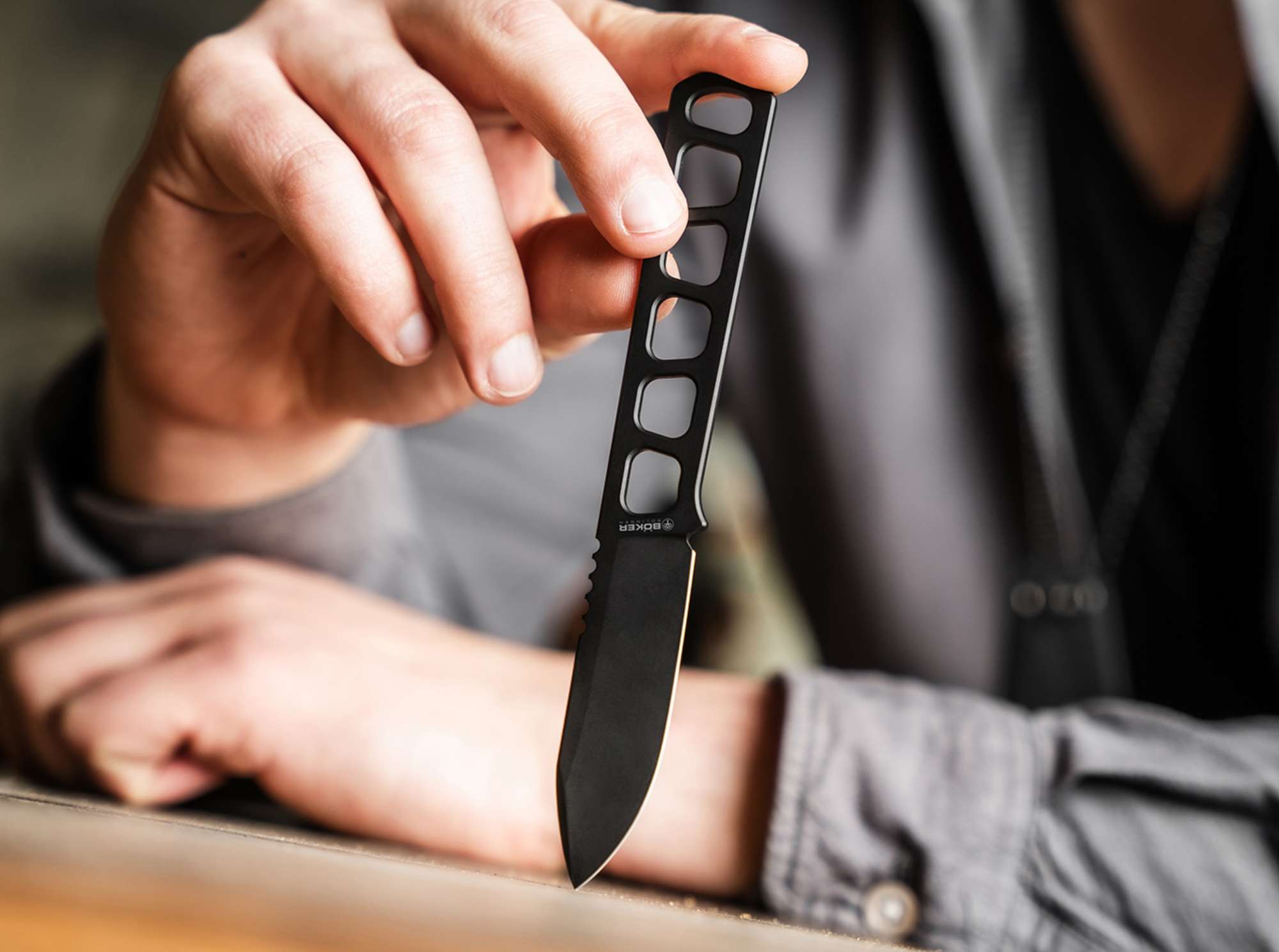 Böker Manufaktur Solingen BFF Packlite Allblack – Ultraleichtes Neck Knife aus MagnaCut mit Kydexscheide