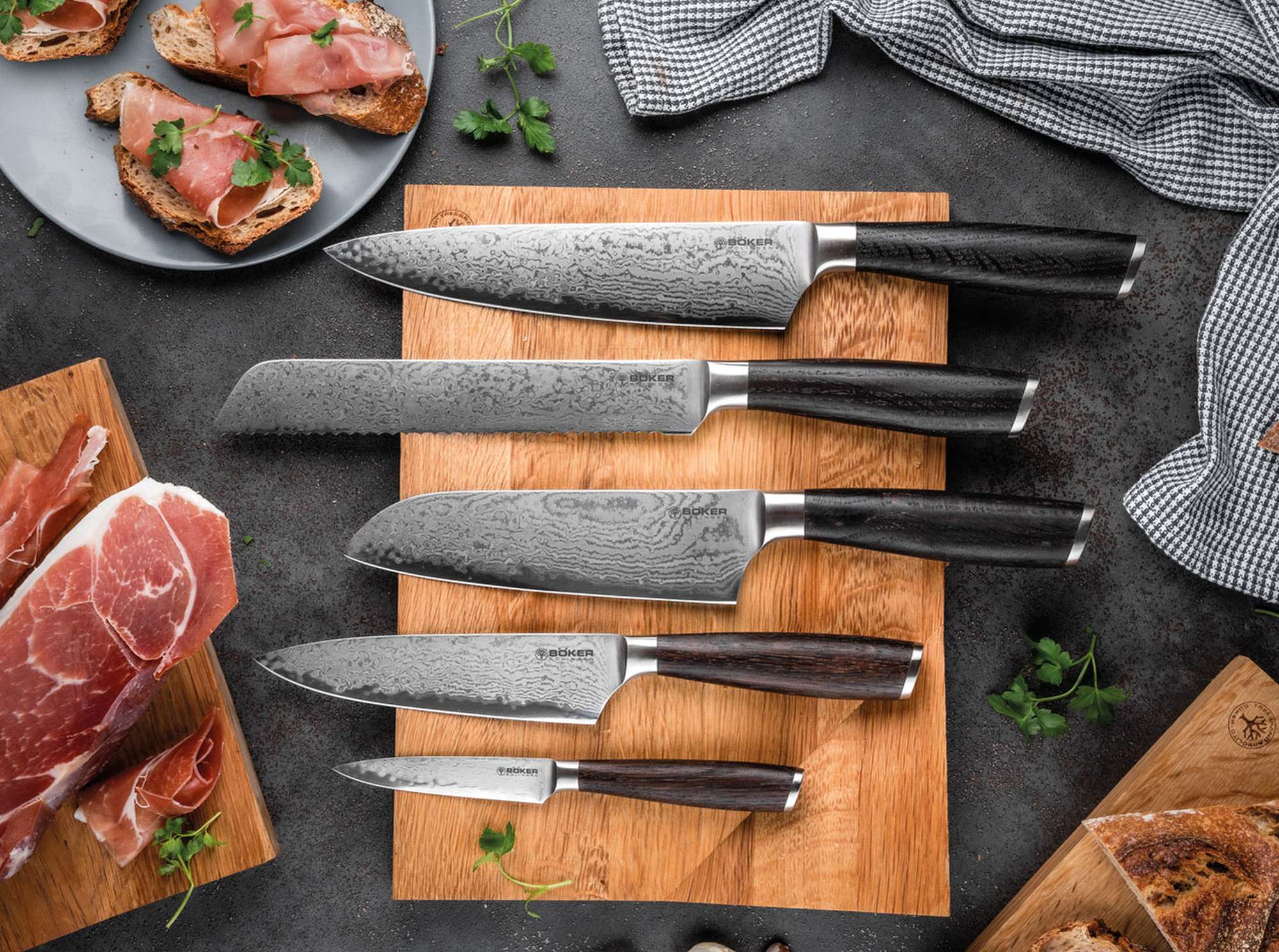 Böker Meisterklinge Damast Brotmesser – VG-10 Kern, Räuchereiche, lebenslange Garantie