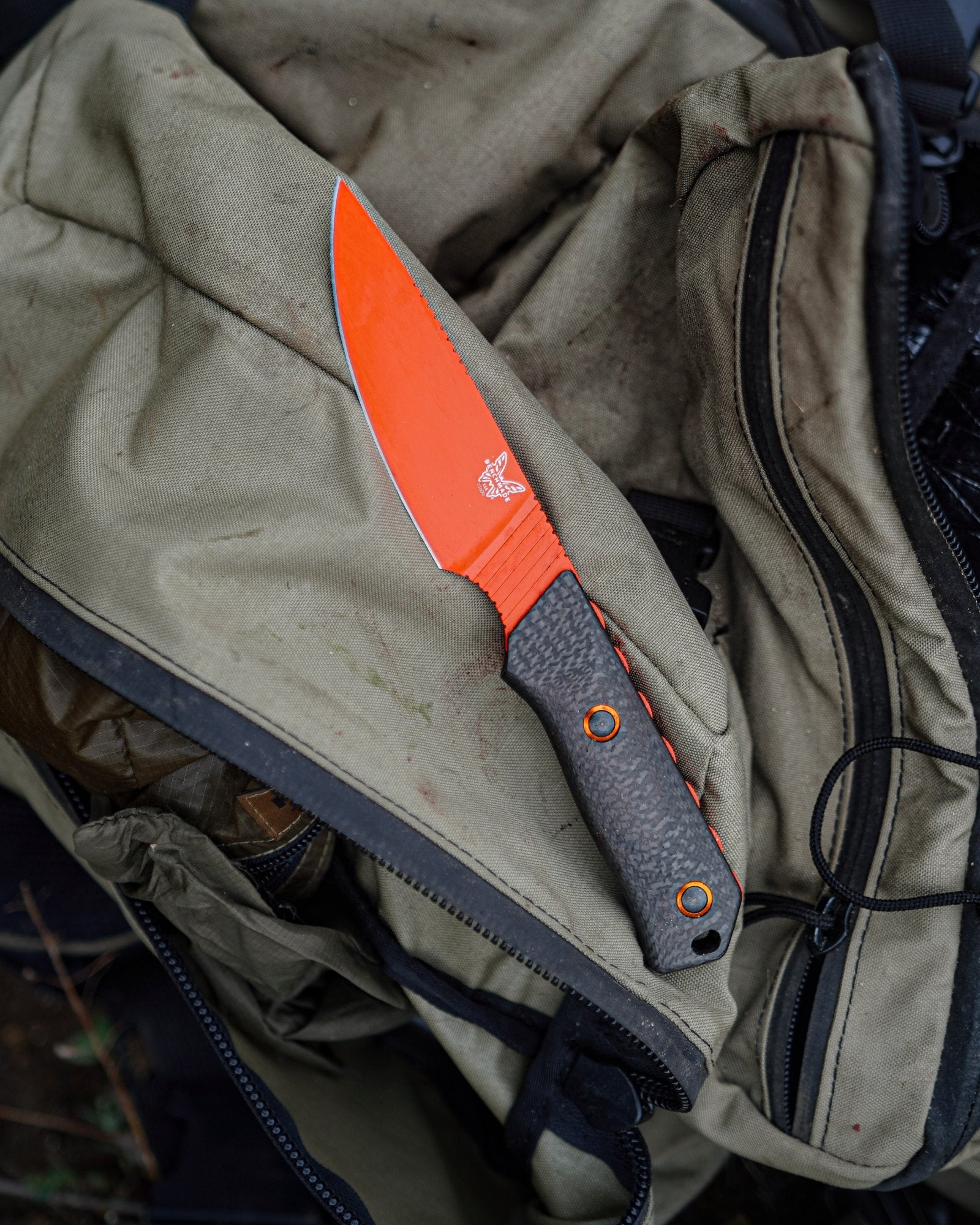 Benchmade 15600OR Raghorn CPM-CruWear – Jagdmesser mit Carbon-Griff
