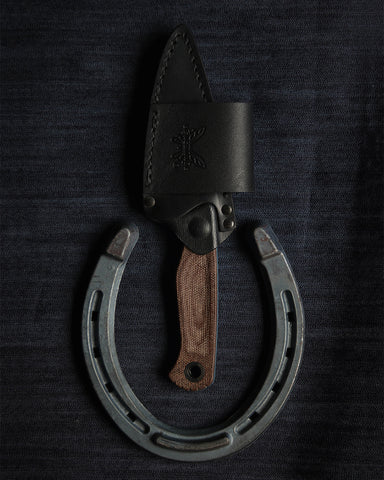 Benchmade 203BT-03 Dacian MagnaCut – Blue Blade Jagdmesser Micarta & Leder