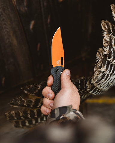 Benchmade 15535OR-01 Taggedout CPM-MagnaCut – Carbon Griff, Axis Lock