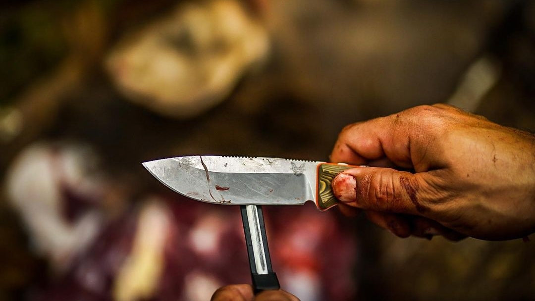 Benchmade 15002-1 Saddle Mountain Skinner – CPM-S90V, Richlite Griff, Hunt Line