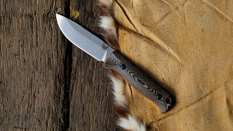 Benchmade 15002-1 Saddle Mountain Skinner – CPM-S90V, Richlite Griff, Hunt Line