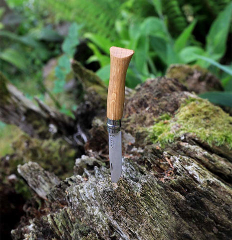 Opinel N°08 Eiche – Zeitloses Taschenmesser mit Edelstahlklinge & Griff aus französischer Eiche