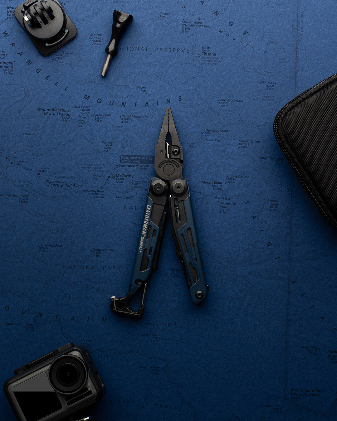 Leatherman Signal® Multi-Tool Nocturnal – Outdoor-Multitool mit 19 Funktionen, Feuerstarter & Signalpfeife