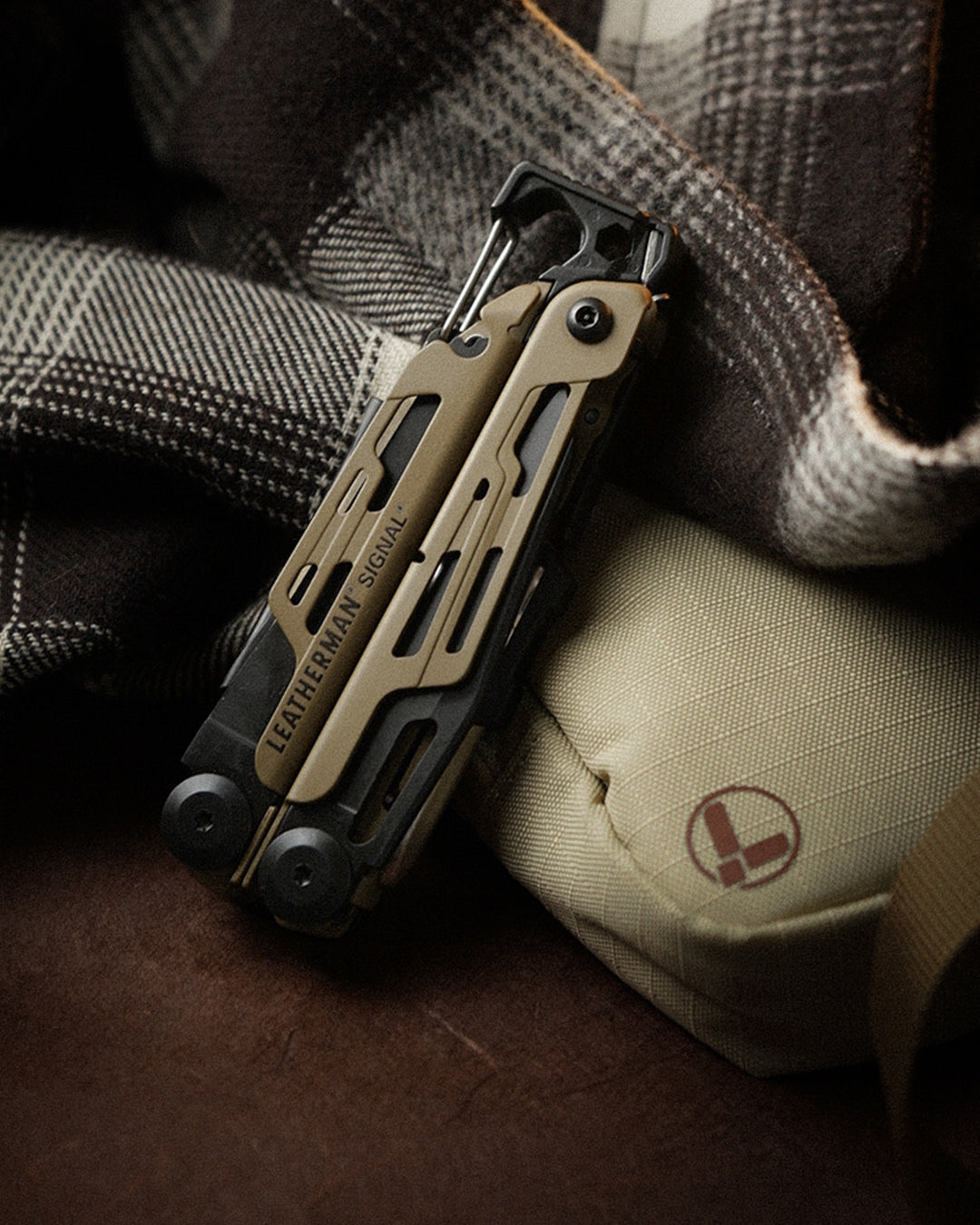 Leatherman Signal® Braun Coyote 19 tools