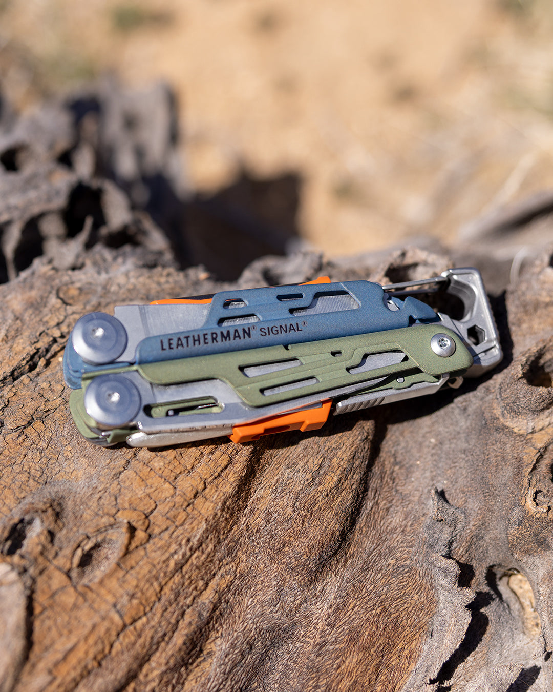 Leatherman Signal® Tundrascape Multi-Tool  – Outdoor-Multitool mit 19 Funktionen, Feuerstarter & Signalpfeife