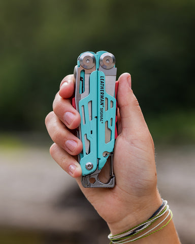 Leatherman SIGNAL® Aqua & Silver 19 tools