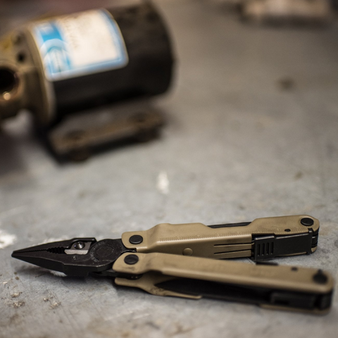 Leatherman Rebar® Braun Coyote 17 tools