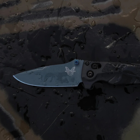 Benchmade 18065BT-01 Mini Adira – MagnaCut Taschenmesser für Wasser & EDC | AXIS Lock | Made in USA