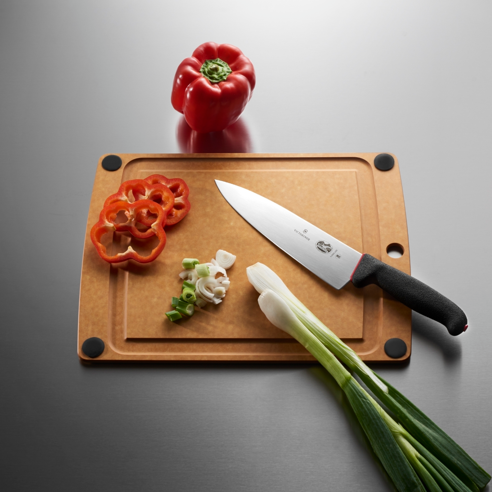 Victorinox Dual Grip Kochmesser – 20 cm & 25 cm | Maximale Kontrolle bei jedem Schnitt