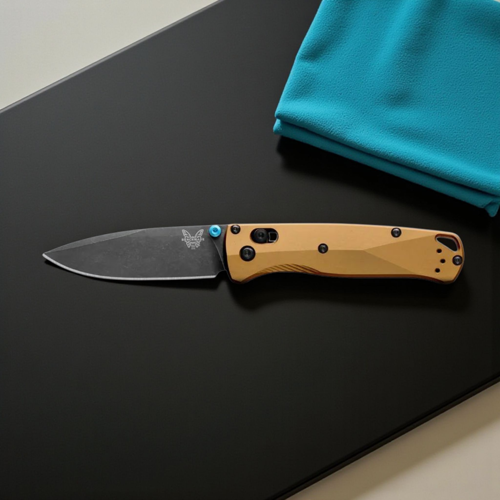 Benchmade 535BK-07 Bugout – Burnt Brass Aluminium, M390, AXIS Lock