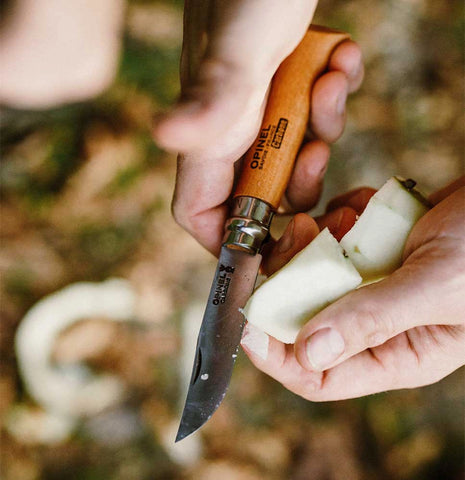 Opinel N°08 Carbon – Klassisches Taschenmesser mit Carbonstahlklinge & Buchenholzgriff