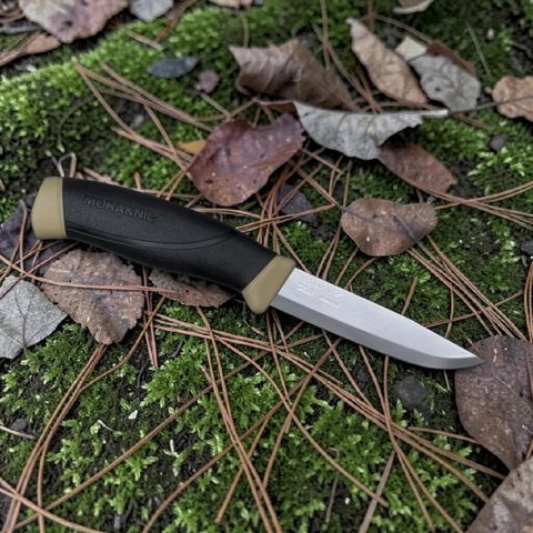 Morakniv Companion (S) Outdoor Messer Desert – 12C27 Edelstahl mit Scandi-Schliff & rutschfestem Griff