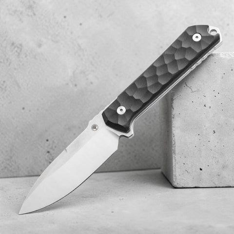 Böker Kiboku Richlite Black Rock Pattern – Feststehendes Messer mit RWL-34 & Kydex-Scheide