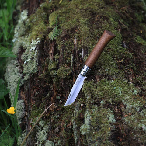 Opinel N°08 Nussholz – Klassisches Taschenmesser mit Edelstahlklinge & Griff aus edlem Nussbaumholz