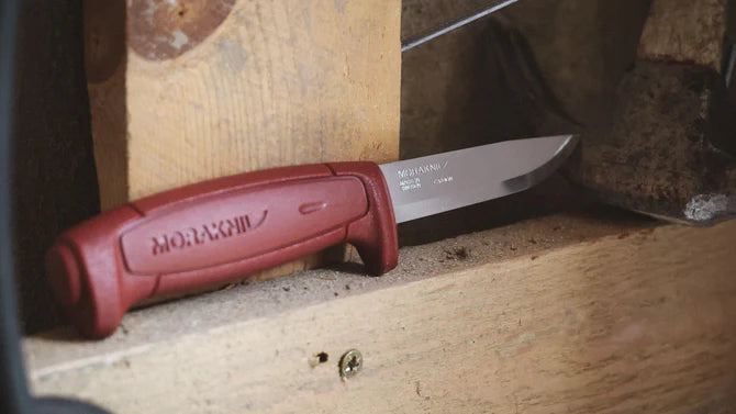 Morakniv Basic 511 (C) Arbeitsmesser – Carbonstahl 2 mm Klinge mit Scandi-Schliff | Made in Sweden