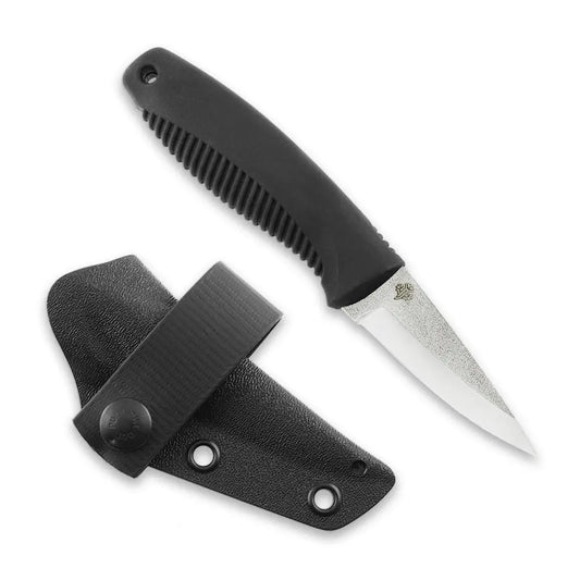 Peltonen M23 Ranger Cub N690 Schwarz – Gesamtansicht des Neck Knife mit Kydexscheide
