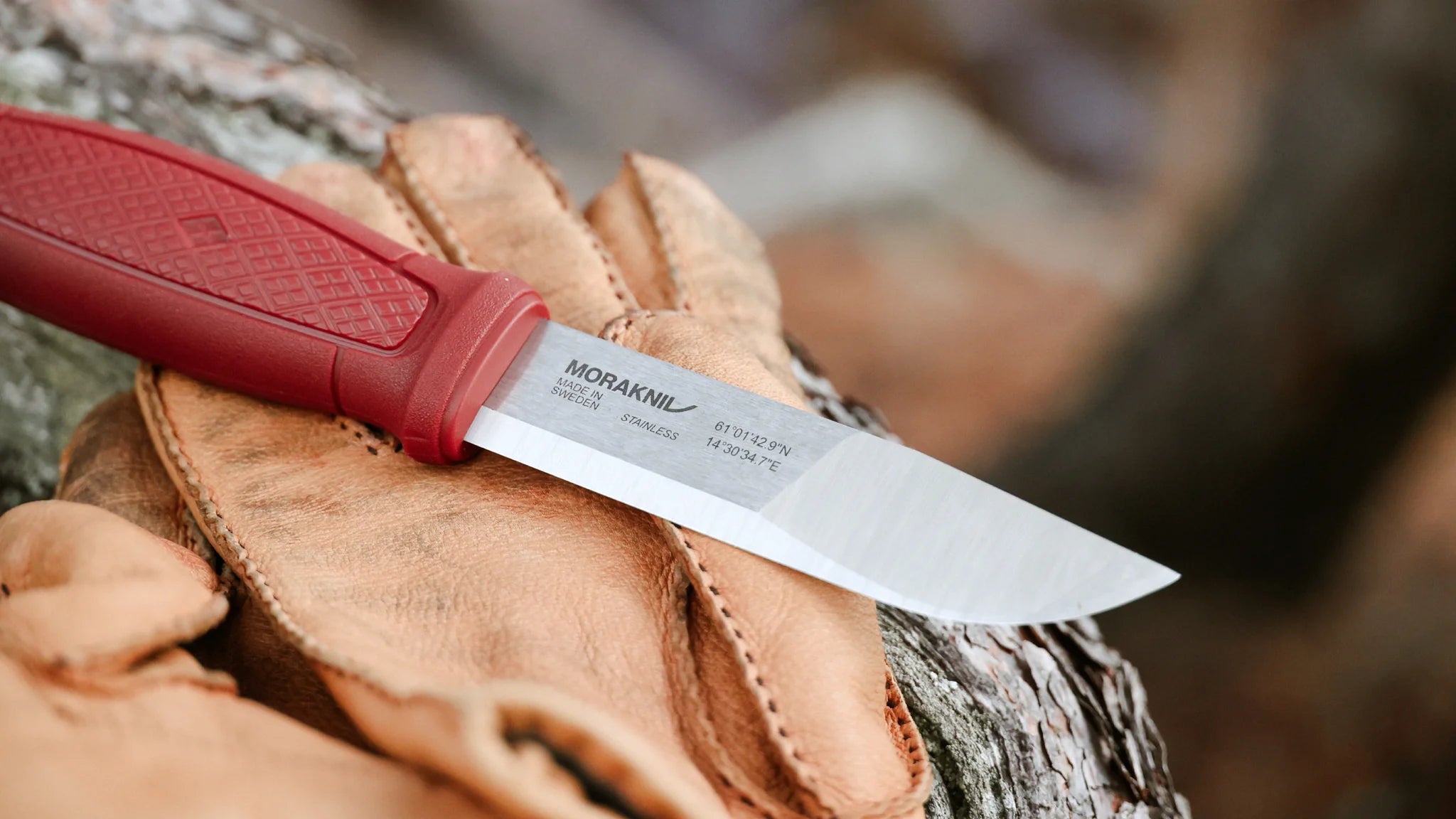 Morakniv Kansbol (S) Dala Red – Outdoor Messer mit 12C27 Stahl & Firesteel-kompatiblem Rücken