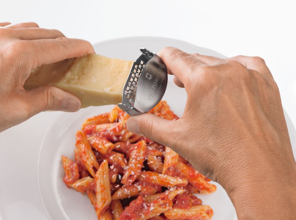 Victorinox Käsereibe aus Metall – Kompakte Küchenreibe, spülmaschinengeeignet 7.6076