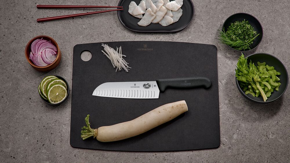 Victorinox Fibrox Santokumesser 17 cm – Profi-Küchenmesser mit Kullenschliff