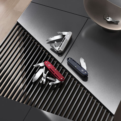 Victorinox Onefold Alox 93mm – Rot, Dunkelblau oder Silber – Kompaktes Taschenmesser