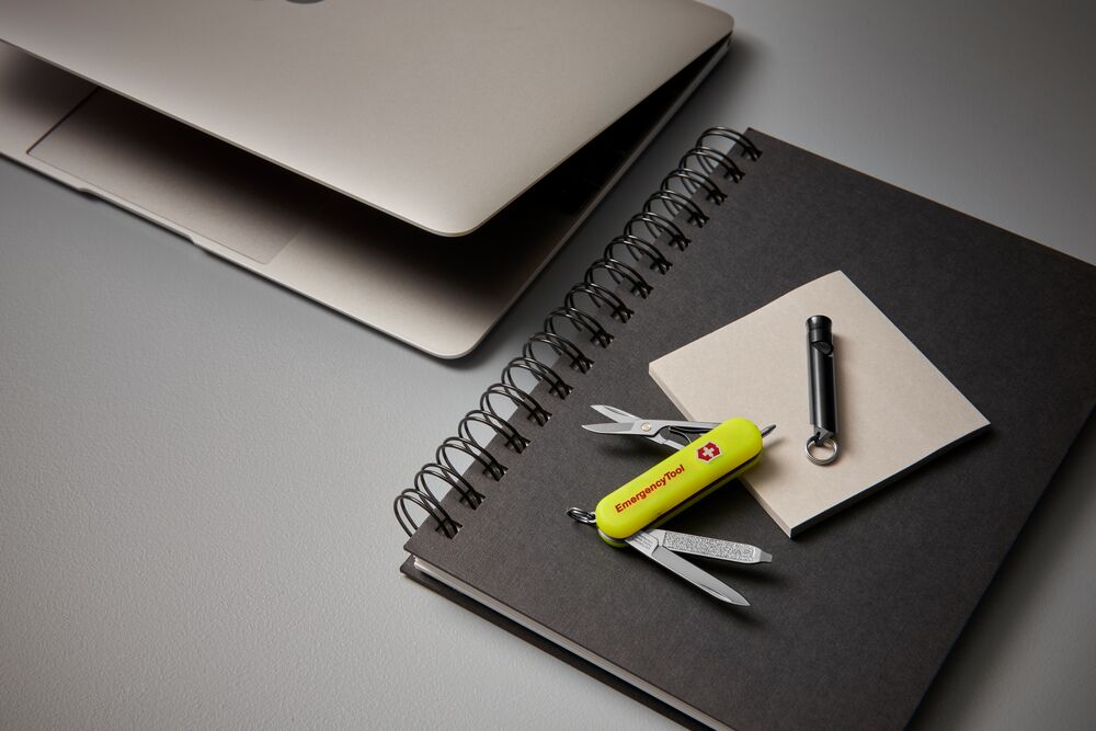 Victorinox Emergency Tool Signature Lite – Notfall-Multitool mit LED & Trillerpfeife