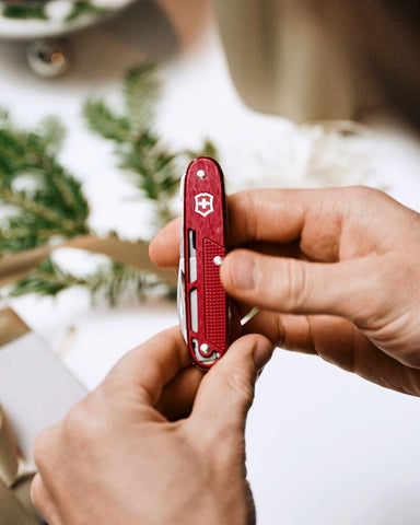 Victorinox Synergy X Alox 93mm – Rot, Silber oder Dunkelblau – 10 Funktionen